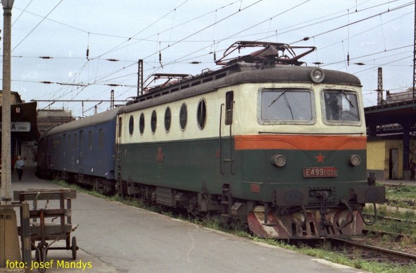 -23- E499.0039 Praha Střed 18.7.1987.jpg