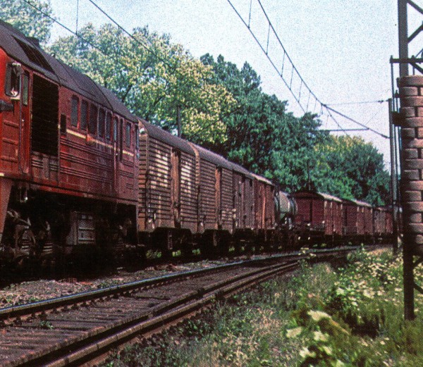 T679.1096 (depa Praha Libeň) před žst. Praha Libeň, foto Ing. Jaroslav Kocourek, sken Sergeje.jpg