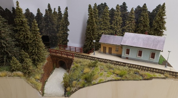33 X-track pravá strana zeleno II.jpg