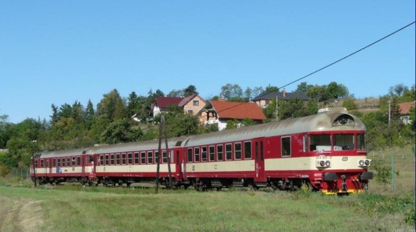 motorový vůz 854-954 jednotka.jpg
