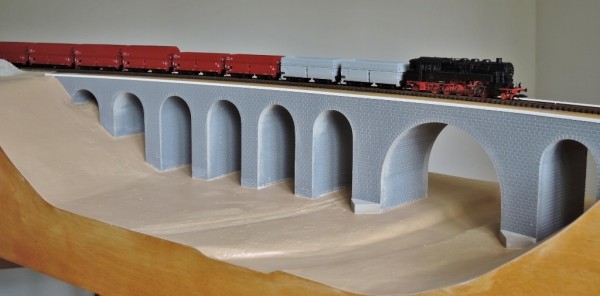 Neiße Viadukt BR95.jpg