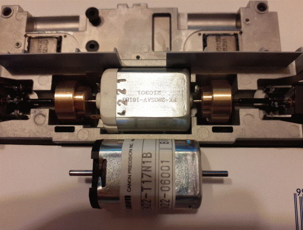 Stávající motor a Canon.GIF