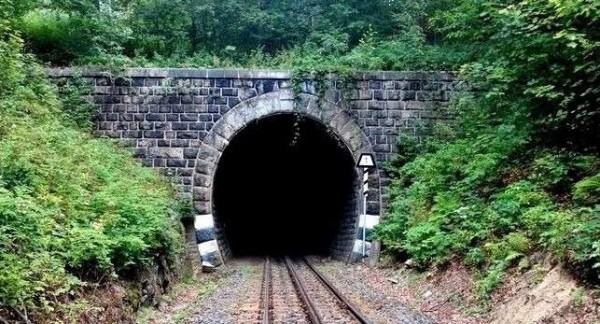 polubensky_tunel.jpg