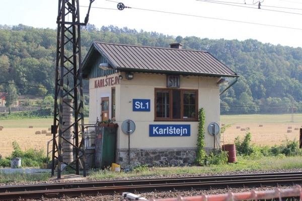 Karlštejn_železniční_hradlo.jpg